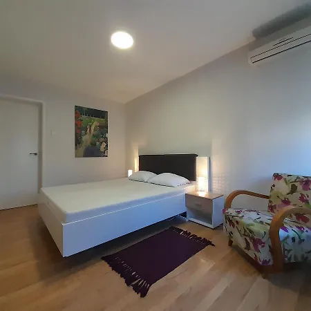 Cool & Cozy Apartment *
